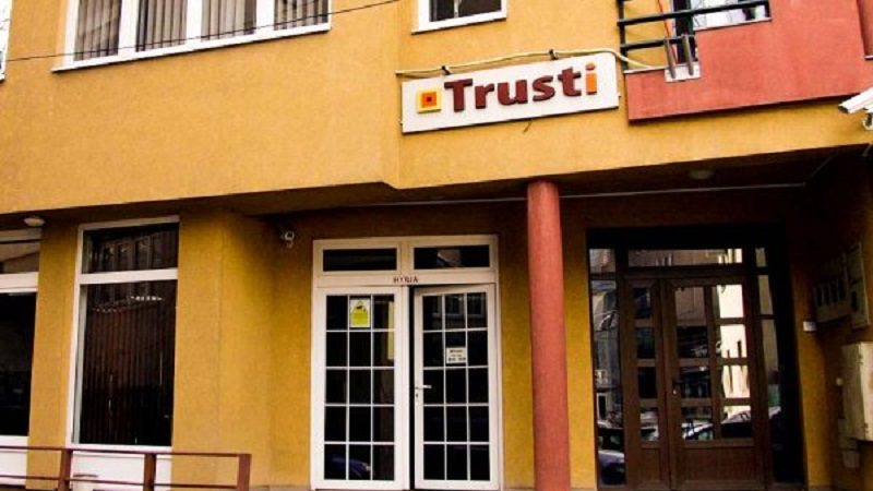 AKB: Miliardat e kosovarëve në TRUST po mbesin jashtë funksionit të zhvillimit ekonomik