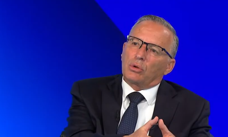 hamza-per-cmimet-tavan-qeveria-s-mund-t-i-ule-cmimet-me-masa-administrative