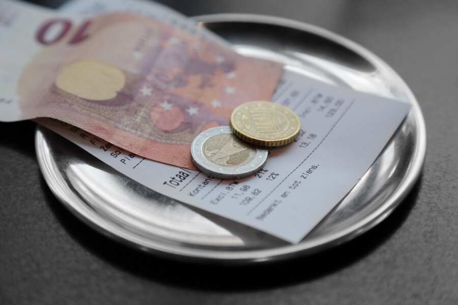 sa-duhet-te-lini-bakshish-ne-vendet-europiane