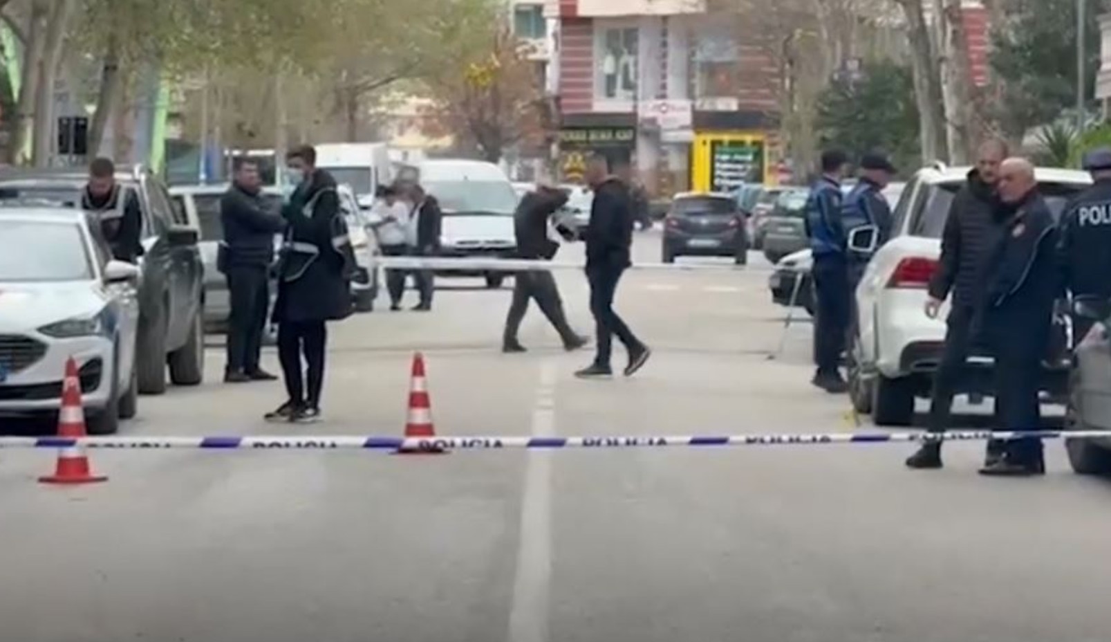 incidenti-ne-vlore-plaku-vjecari-vdiq-nga-grushtet-e-shqelmat