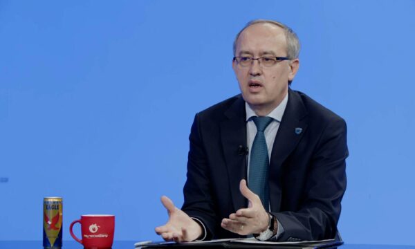 Hoti: E gjithë barra e rritjes së çmimeve po u bie qytetarëve