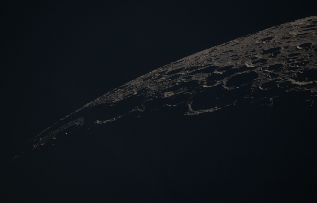 NASA publikon pamje të reja të Hënes