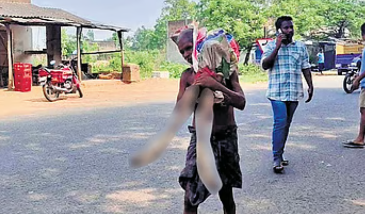 ndodh-edhe-kjo-burri-e-con-trupin-e-vdekur-te-motres-ne-banke-per-t-i-terhequr-230-euro