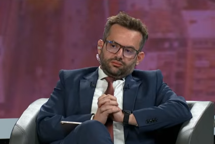 Sadiku mohon se ishte i dehur në emison  Problemet me lukthin dhe implantet më penguan në komunikim