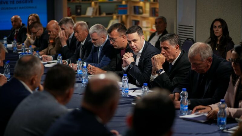 S’ishin pro kthimit të saj në LDK: Abdixhiku merret vesh me Osmanin – Bajrami e Hoti s’duken askund