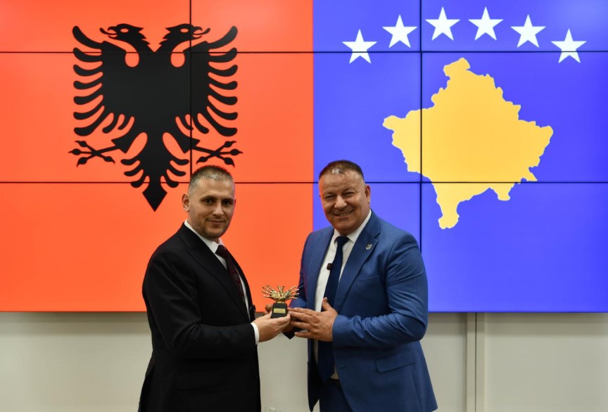 Drejtori i Policisë së Shqipërisë vizitë në Kosovë  takon Hoxhën  Do forcojmë luftën kundër krimit të organizuar