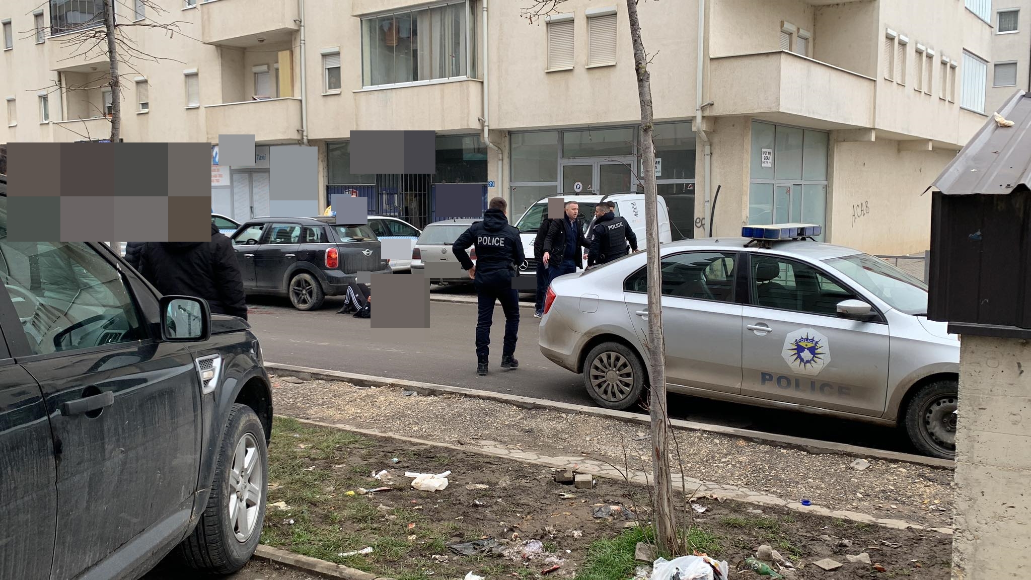 nje-person-humb-jeten-pasi-bie-nga-lartesia-ne-fushe-kosove