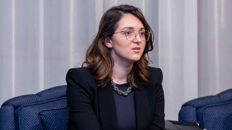 S’i mjaftoi ‘zëdhënës’ Sveçla,  VV’ja e qet Arbëreshën të merret me Sami Lushtakun