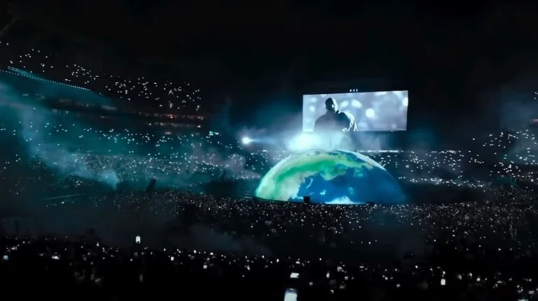 Skenë madhështore e publik i madh për koncertin e shumëpritur të Kanye West në Tiranë