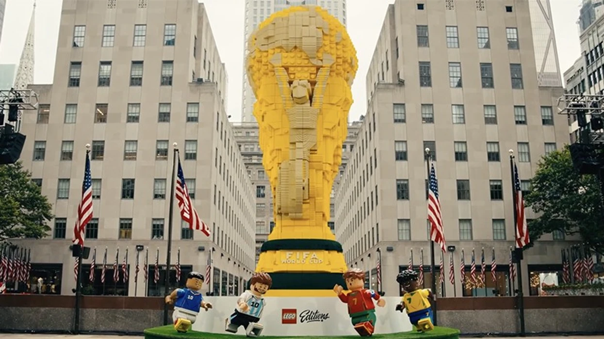 kupa-e-botes-merr-permasa-gjigante-trofeu-i-lego-s-me-1-3-milione-tulla-thyen-cdo-rekord