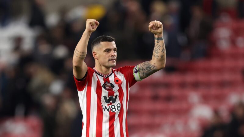 Xhaka motivon tifozët e Sunderlandit para sezonit të ri: Ëndrra të reja, sfida të reja