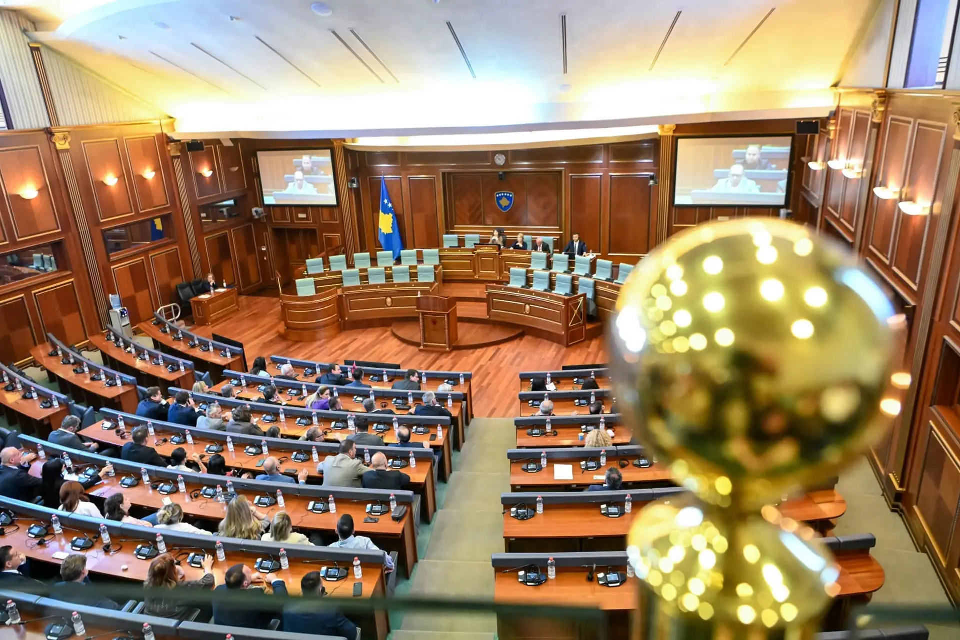 Në orën 14 00 thirret seancë e jashtëzakonshme për Qeverinë e re