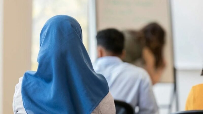 Kantoni i Zürichut vendos të ndalojë shamitë në shkolla